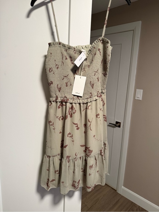 Aritzia Dresses & Skirts - Aritzia Olive Green Floral Smocked Sundress